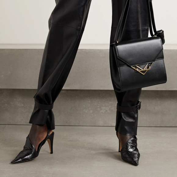 Bottega Veneta Black 'The Clip' Shoulder Bag - Picture 9 of 12